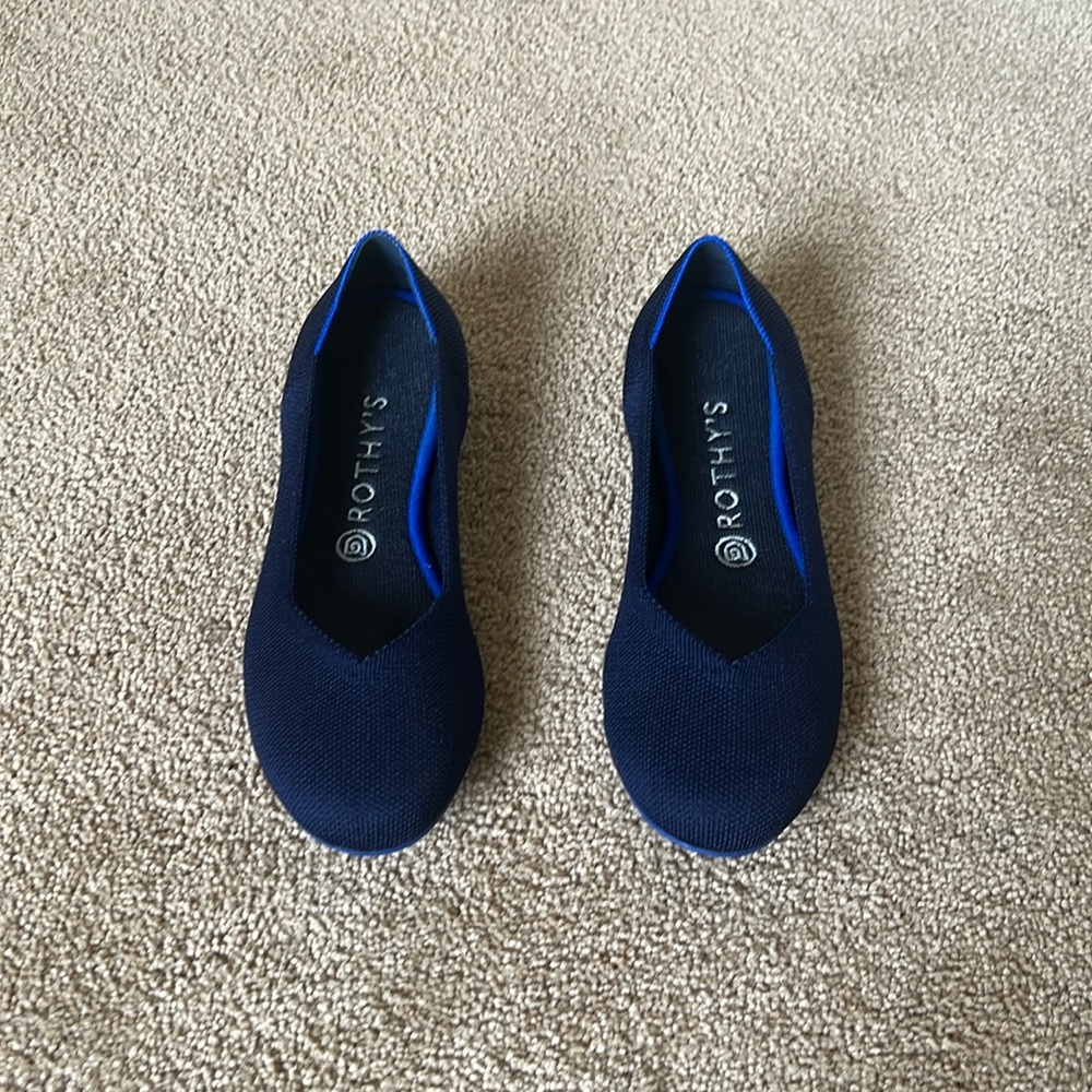 Round tip very comfortable and very cute.
